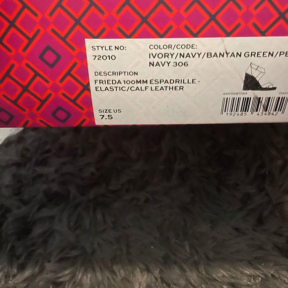 Heel Espadrille. - Picture 2 of 5